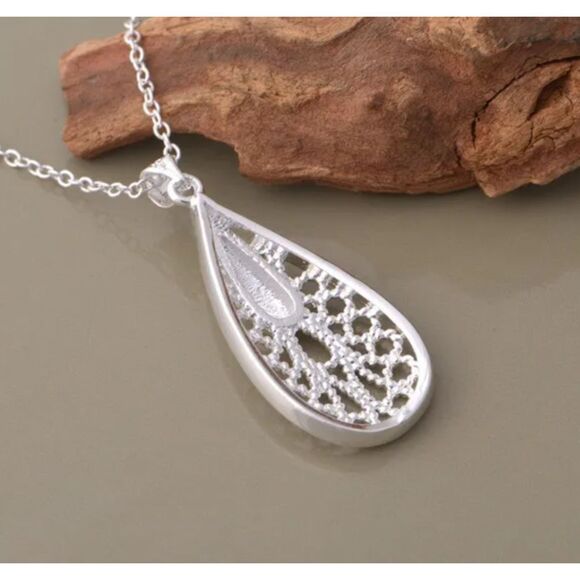 .925 Sterling Silver Fine Chain Large Filigree Teardrop Pendant 16" Necklace - Picture 3 of 4